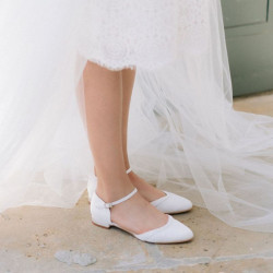 Sapatos de noiva lisos em cetim com salto baixo de só 1,7cm!