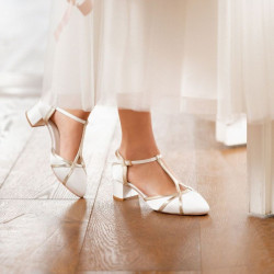 Sapatos Noiva com Saltos Baixos e Grossos Elegantes e Confortáveis.
