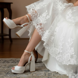 Sapatos Noiva com Saltos Grossos Altos e Plataforma de Cetim