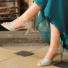 Sandalias prateadas para convidadas
