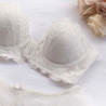 Lingerie para Noivas Sensual e Elegante! Soutien Cai Cai de Renda.
