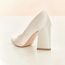 Sapatos de Noiva Saltos Altos e Grossos de cor Branco Natural